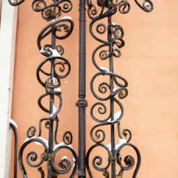 Sécurisez vos escaliers avec des garde-corps en ferronnerie artistique aux motifs élégants Limeil-Brevannes